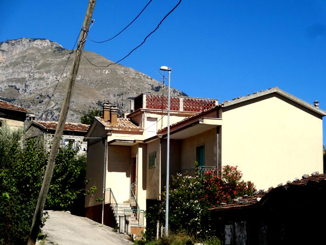 Property for sale in Civitella Messer Raimondo