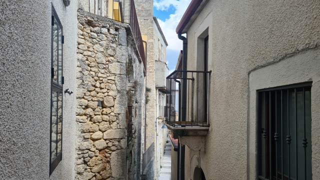 Property for sale in Civitella Messer Raimondo