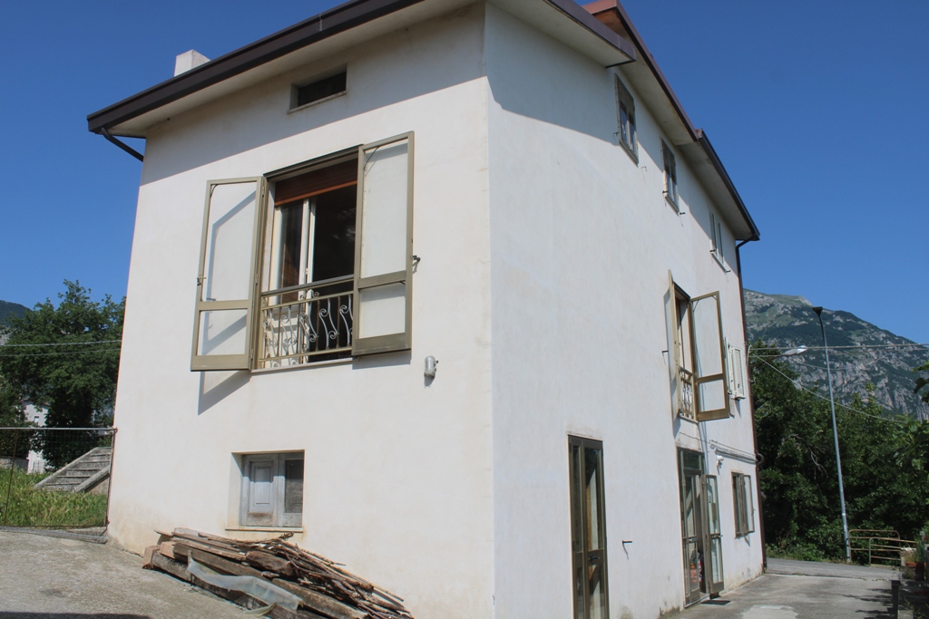 Property for sale in Civitella Messer Raimondo
