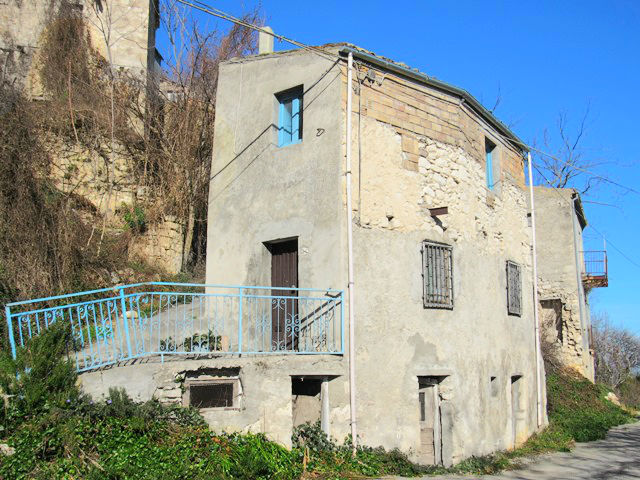 Property for sale in Civitella Messer Raimondo