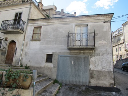 Property for sale in Fara San Martino