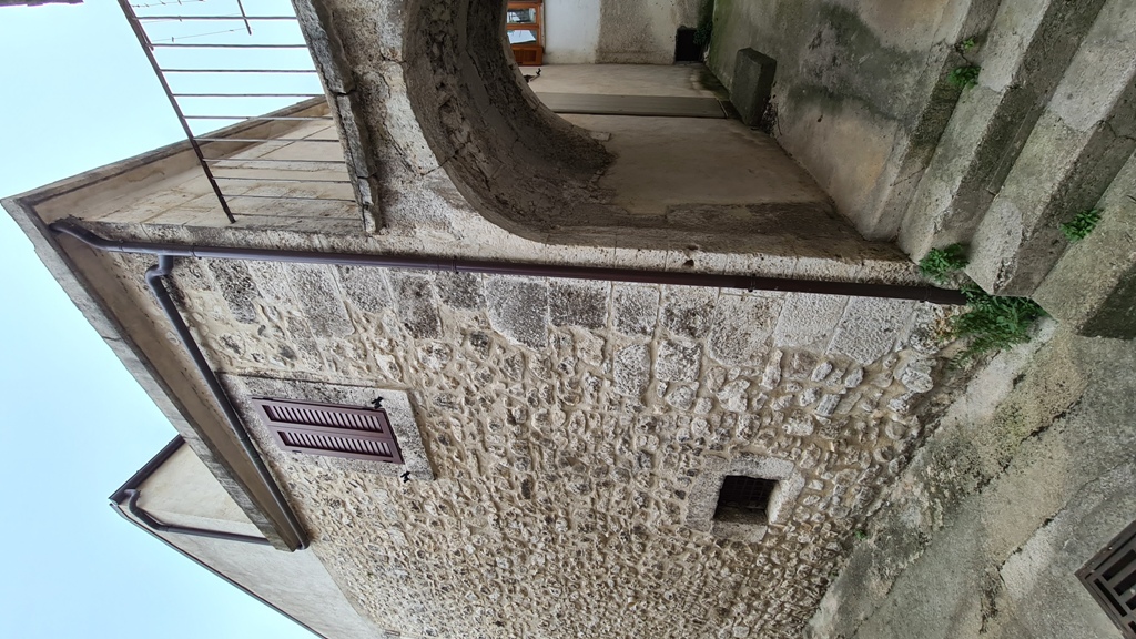 Property for sale in Fara San Martino