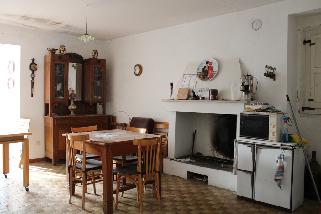 Property for sale in Montazzoli