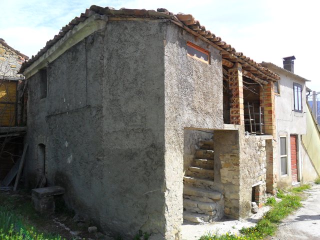 Property for sale in Roccascalegna