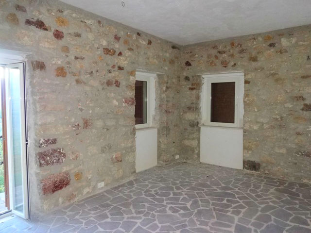 Property for sale in Roccascalegna