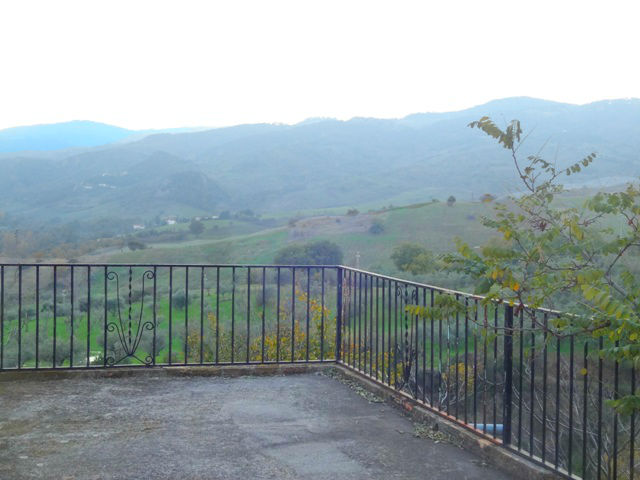 Property for sale in Roccascalegna