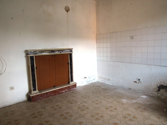 Property for sale in Taranta Peligna
