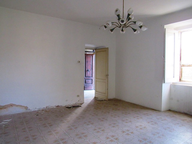 Property for sale in Taranta Peligna