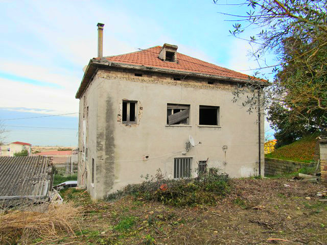 Property for sale in Torino Di Sangro