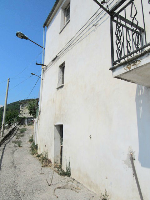 Property for sale in Tornareccio