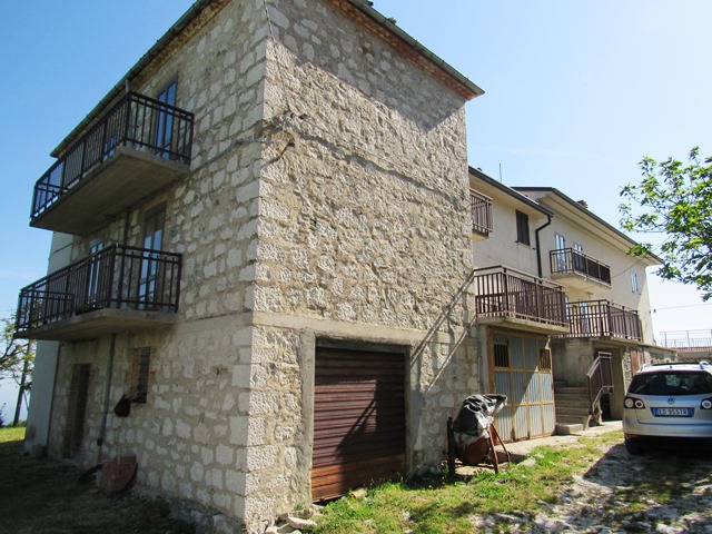Property for sale in Toricella Peligna